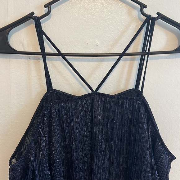 Flowy open shoulder top - Picture 3 of 4